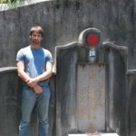 visiting GM Ip Man's grave