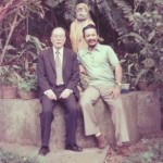 The late GM Wai Yan and GM Cheng Kwong by a statue of Da Mo (Bodidharma)