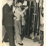 Rare photo's from a private lesson on the wooden dummy from the late GM Wai Yan to GM Cheng Kwong (1978)