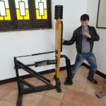 In the Bruce Lee museum in Sun Tak (Shunde) with one of the late Bruce Lee's original training devices