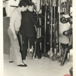 Rare photo's from a private lesson on the wooden dummy from the late GM Wai Yan to GM Cheng Kwong (1978)